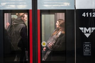 Pražské metro jako učebnice odvahy. Linka D by mohla odhalit hrdiny odboje - Seznam Zprávy